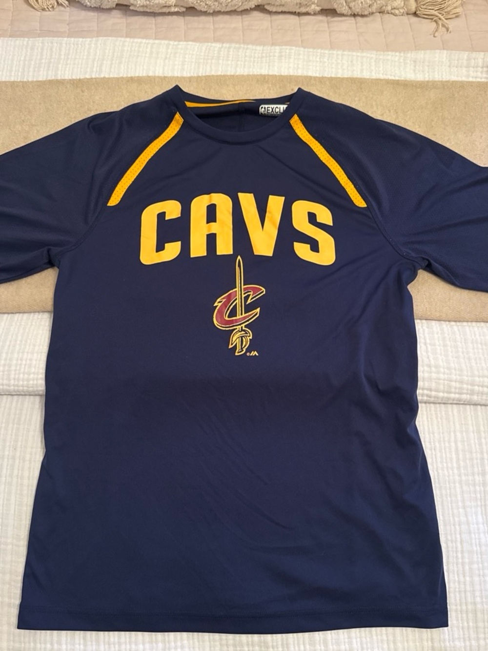NBA Kids Cavs Short-Sleeve Performance Tee in Navy and Gold